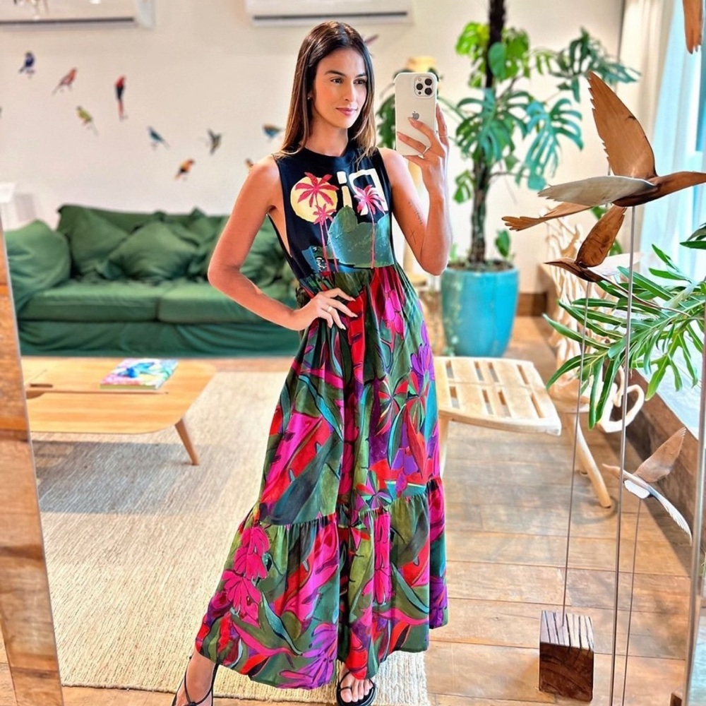 Farm Rio dress - new with tags NWT
Brazil line
Beach, vacation, ethnic print